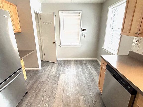4th image of 3920 Canterbury Dr #1F