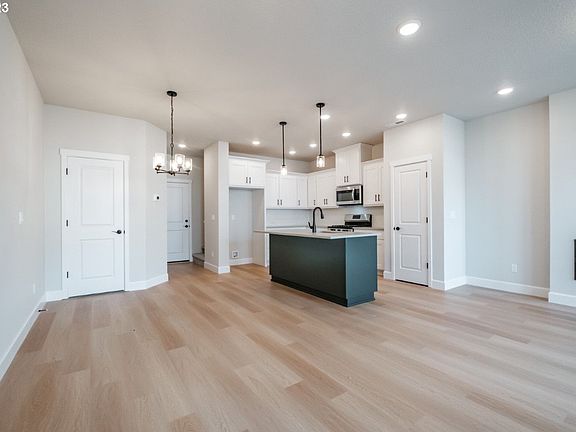 5th image of 8260 SE Leafhopper St #972