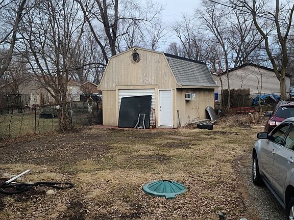 3rd image of 167 Skyline Dr