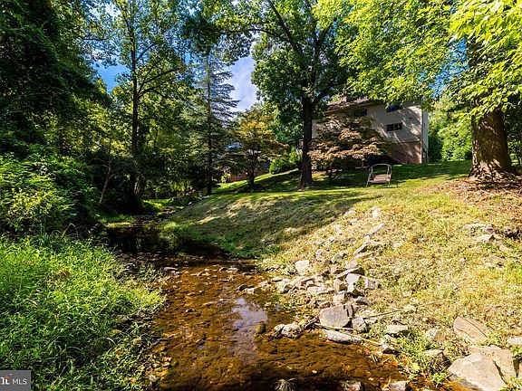 3rd image of 6951 Duncraig Ct