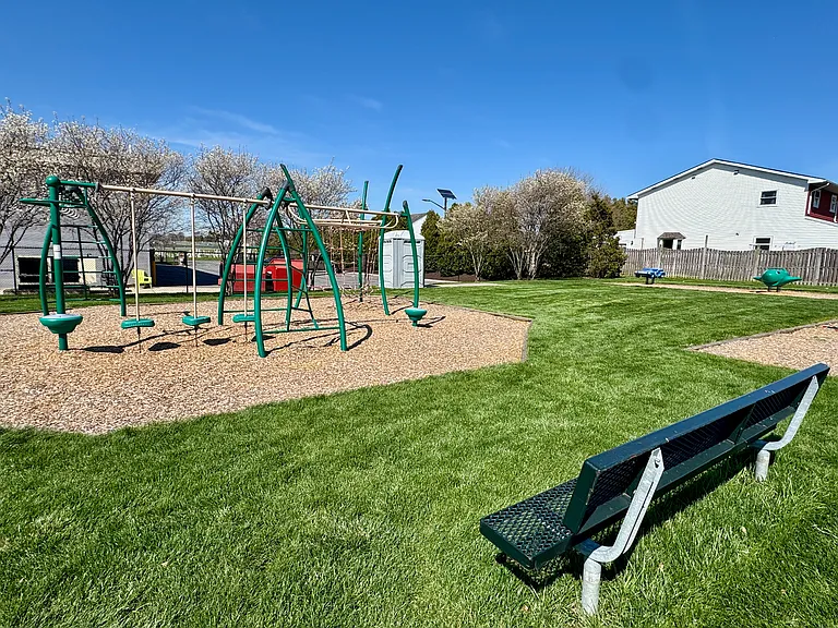 2731 Diane Blvd — Photo 30