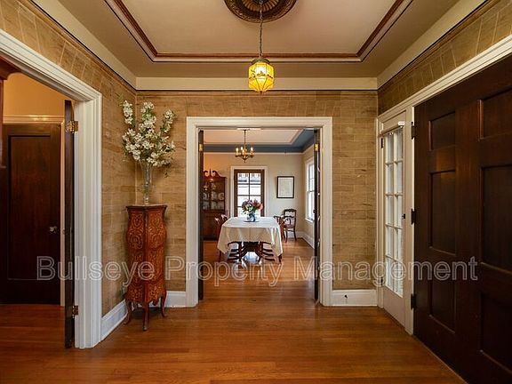 4th image of 525 W Lynwood St