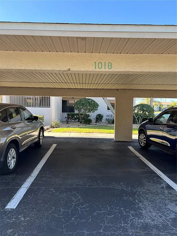2 bed, 2.0 bath, 1228 sqft, $1,700 — Photo 2