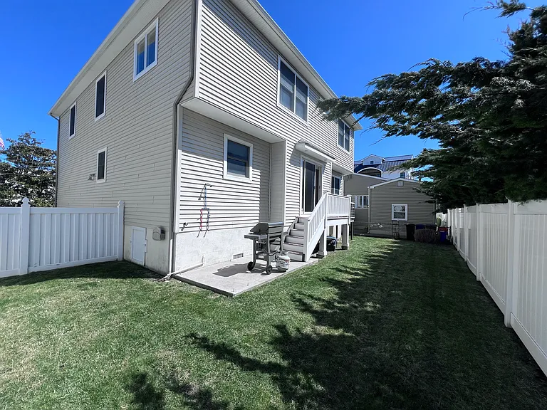 106 N Coolidge Ave — Photo 22