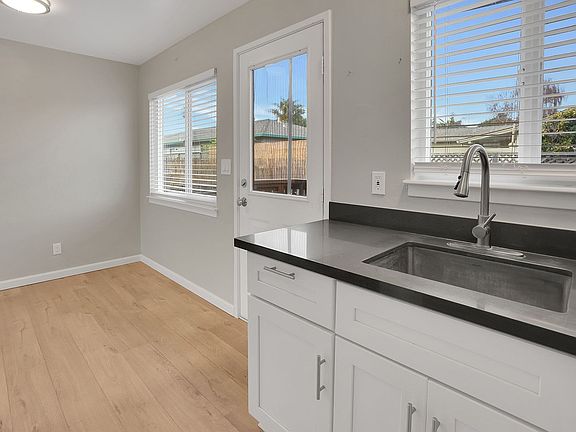 3rd image of 909-929 35th Ave #929-B