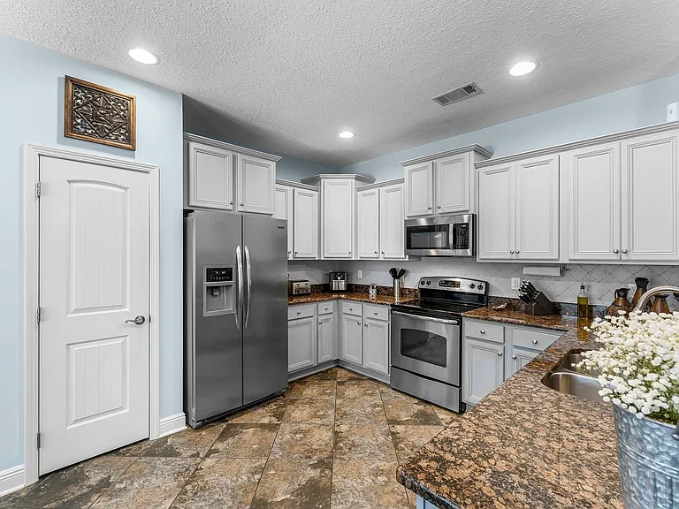 270 Whispering Lake Dr — Photo 17
