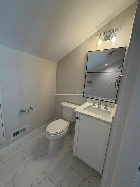 1 bed, 1.0 bath, $2,491 — Photo 4