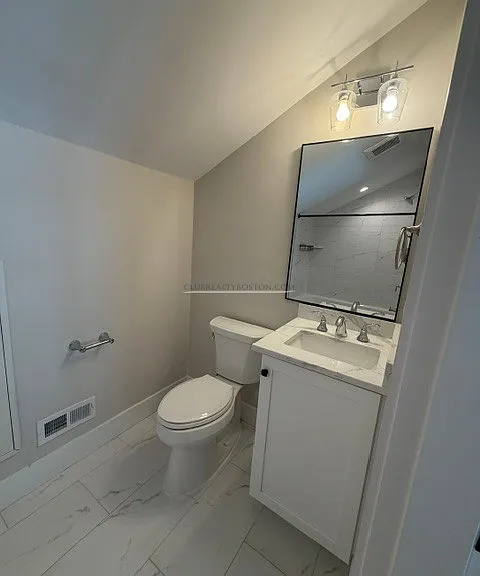 186 Bedford St #1 — Photo 4