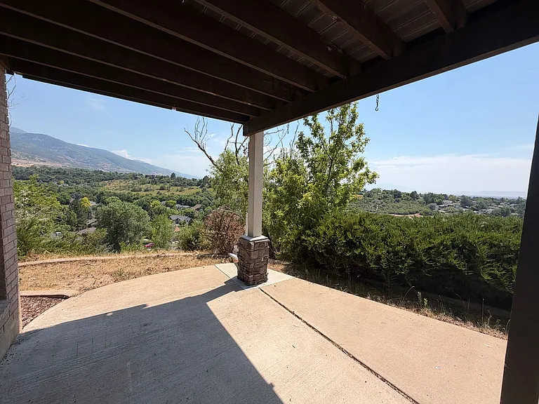 1835 N Beechwood Dr — Photo 48