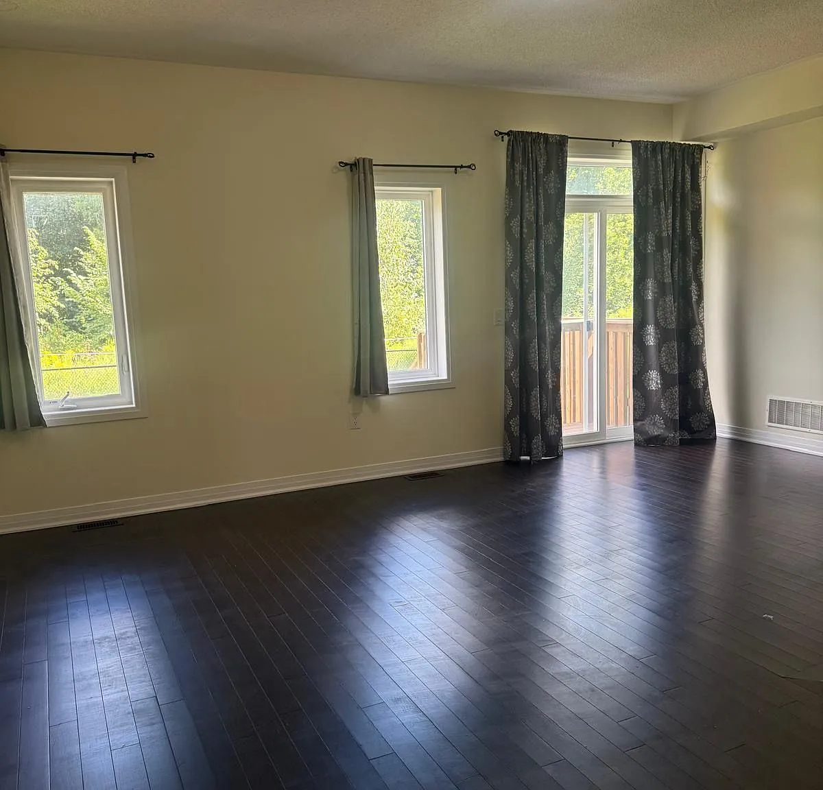 3 bed, $2,900 — Photo 2