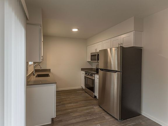 2nd image of 822 S Columbia St APT 1
