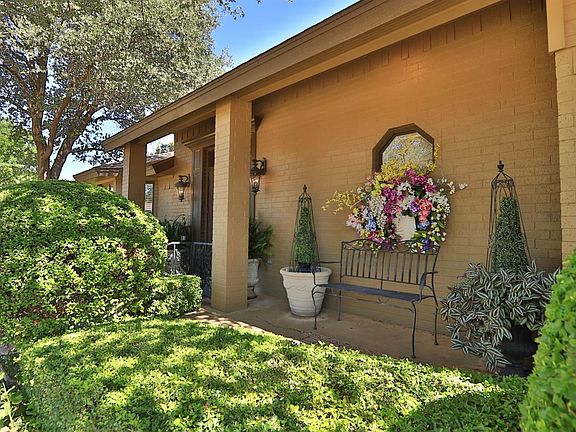 2nd image of 13 Brentwood Cir