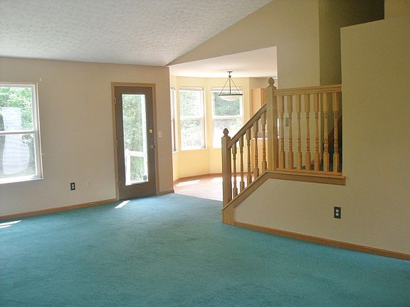 4th image of 2767 Southfield Village Dr