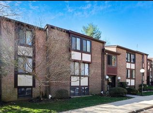 9715 Kings Crown Ct APT 1, Fairfax, VA 22031