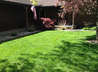 2308 Andover Pl, Charleston, IL 61920