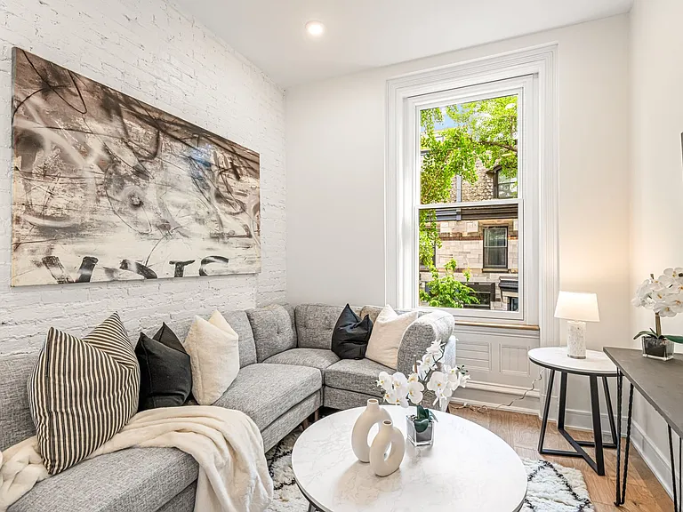 2303 Delancey Pl — Photo 4