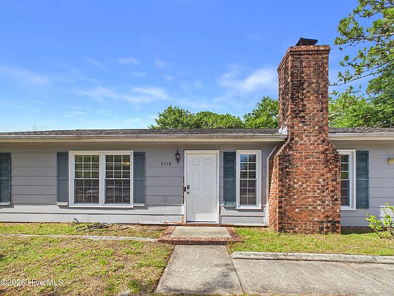 3rd image of 3519 Lakewood Place