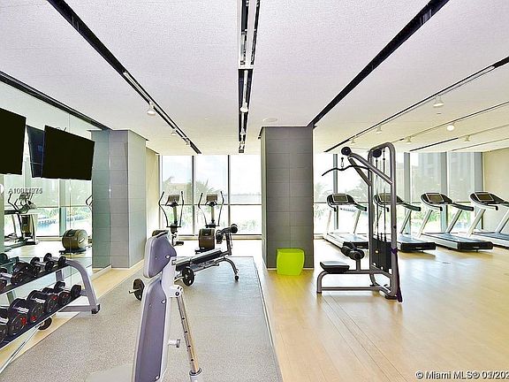 4th image of 460 NE 28th St APT 1604