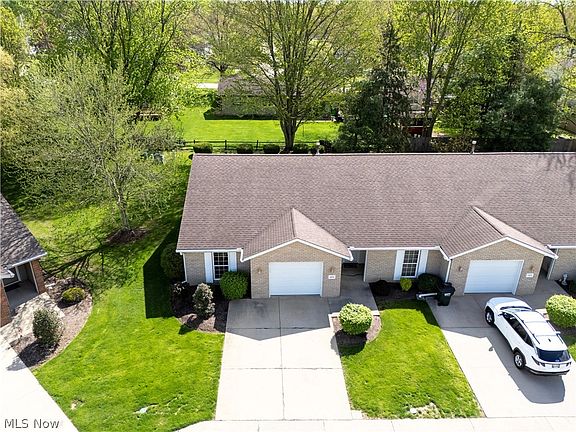 3rd image of 1939 Saddlebrook Cir