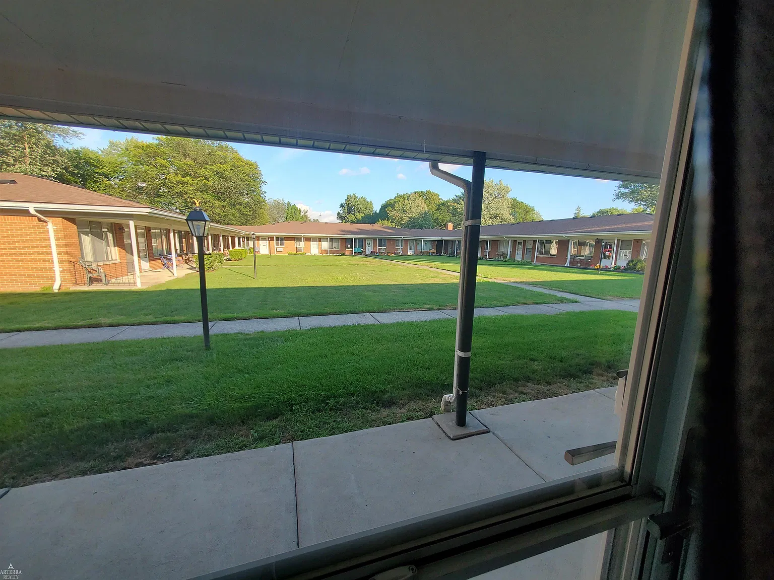 1 bed, 1.0 bath, 850 sqft, $950 — Photo 2