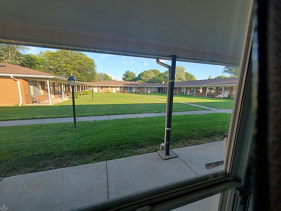 2nd image of 21520 Kelly Rd #106