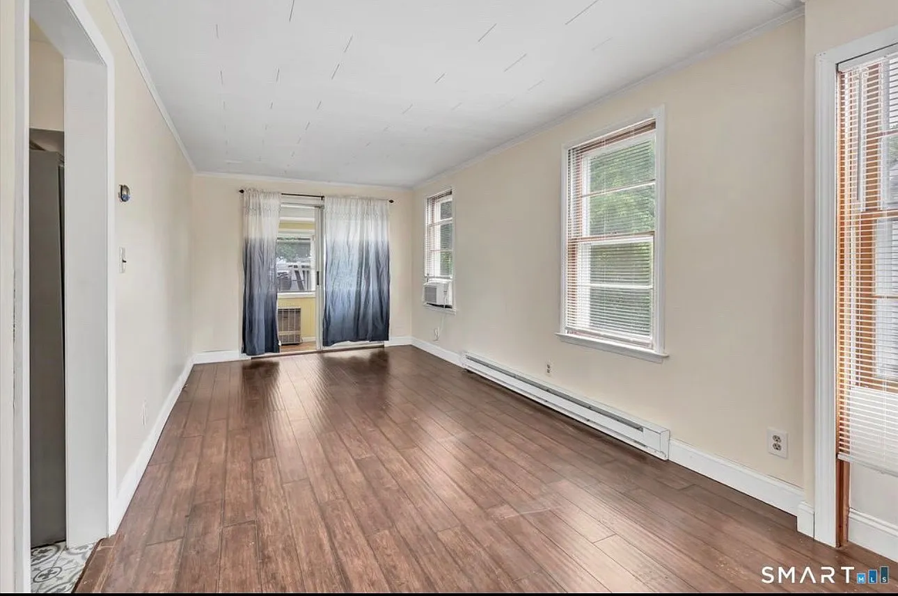 2 bed, 1000 sqft, $2,500 — Photo 4