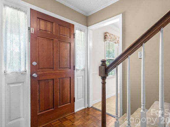 4th image of 3675 10th St