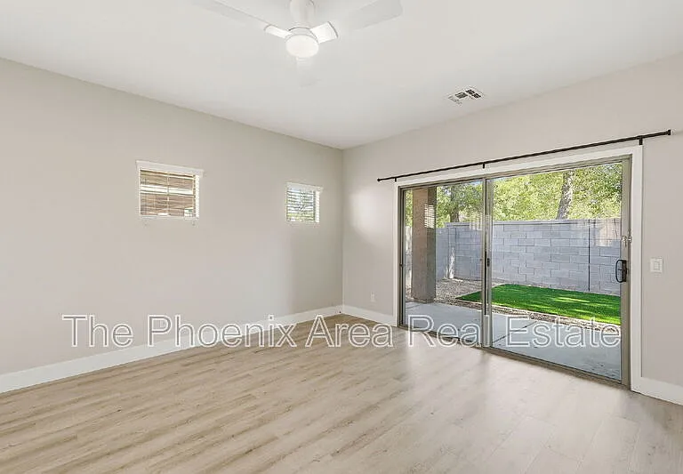 554 E San Carlos Way — Photo 12