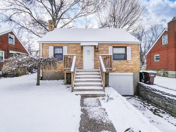 2365 Golf Dr, Cincinnati, OH 45239