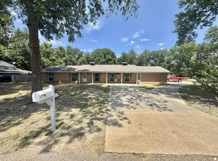 102 Lillie Dr, Greenville, MS 38701