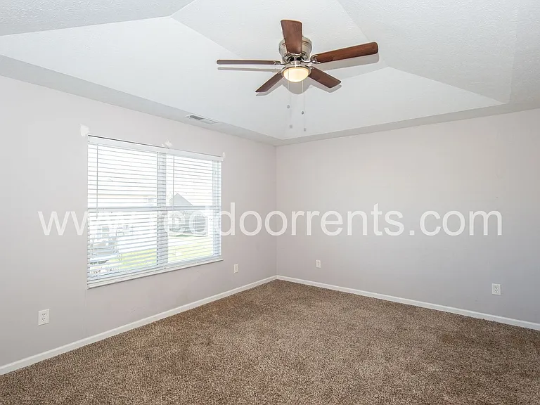 806 Kelly Pass — Photo 15