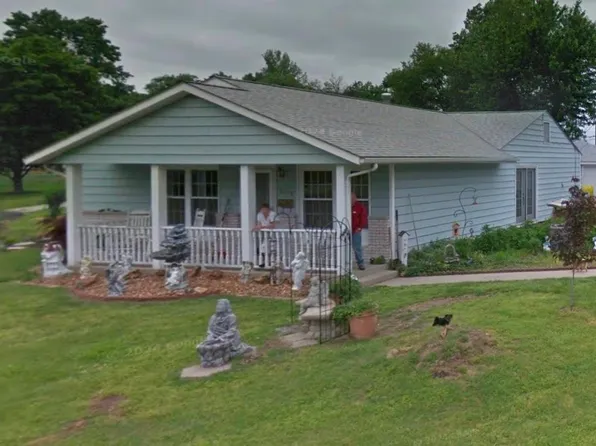 1465 Ladd Ave, Wood River, IL 62095