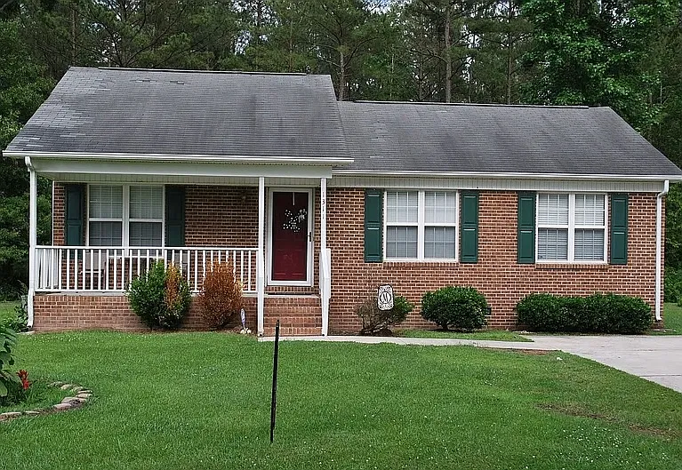 3 bed, 1092 sqft, $1,250 — Photo 1