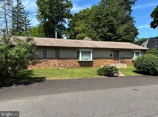 2002 Park Ave, Oakford, PA 19053