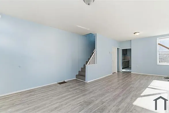 2236 W Firth St — Photo 5