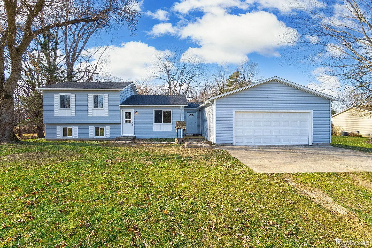 2515 Lisa Dr photo 1