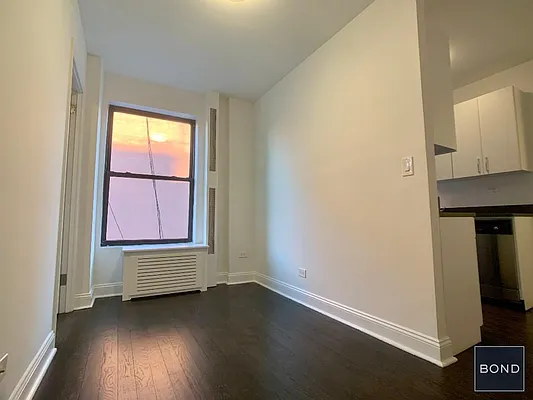 Rented by Bond New York | media 7