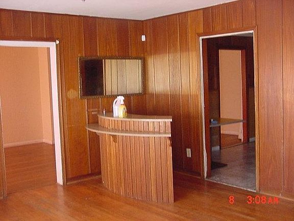 2nd image of 2210 W Madison Ave