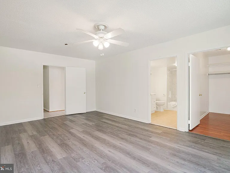 3713 George Mason Dr #T5W — Photo 28