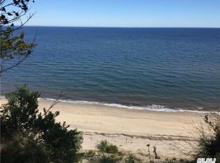 81 Queen Rd, Rocky Point, NY 11778