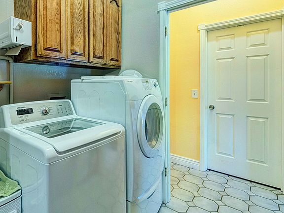 5th image of 22132 Graystone Ct