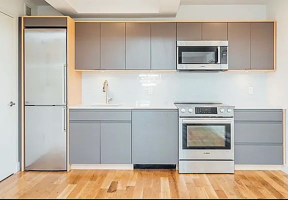 4th image of 520 Parkside Ave Unit 6-A