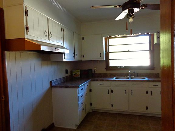 4th image of 2208 Morningside Dr NW