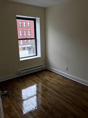 Rented by Salon Realty Corp | media 31