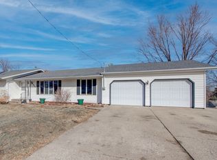 504 State St W, Belle Plaine, MN 56011