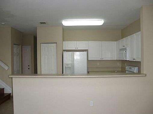 3rd image of 1039 NE 42nd Ave