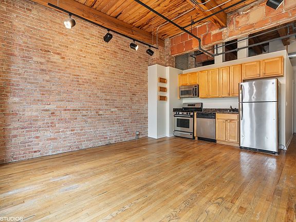 3rd image of 2310 S Canal St Unit 508