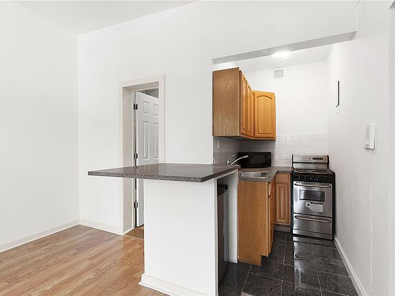 2nd image of 336 W 46th St APT 2F