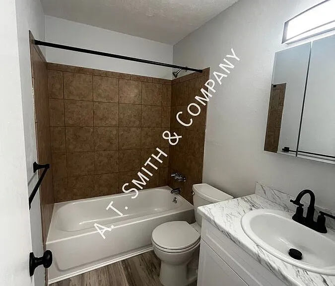 221 S Balsam St #202 — Photo 9