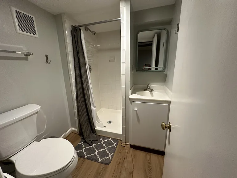 1513 44th St NW — Photo 34